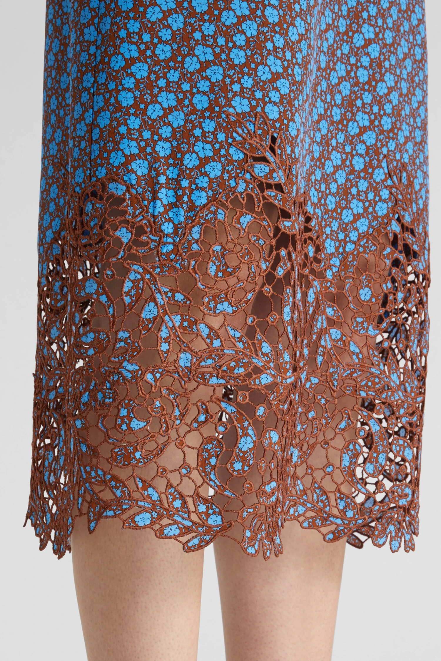 ERMANNO SCERVINO Pure Silk Crepe De Chine Dress With Micro Flower Print And Lace Applique On The Bottom 6 ERMANNO SCERVINO Pure Silk Crepe De Chine Dress With Micro Flower Print And Lace Applique On The Bottom - Image 4