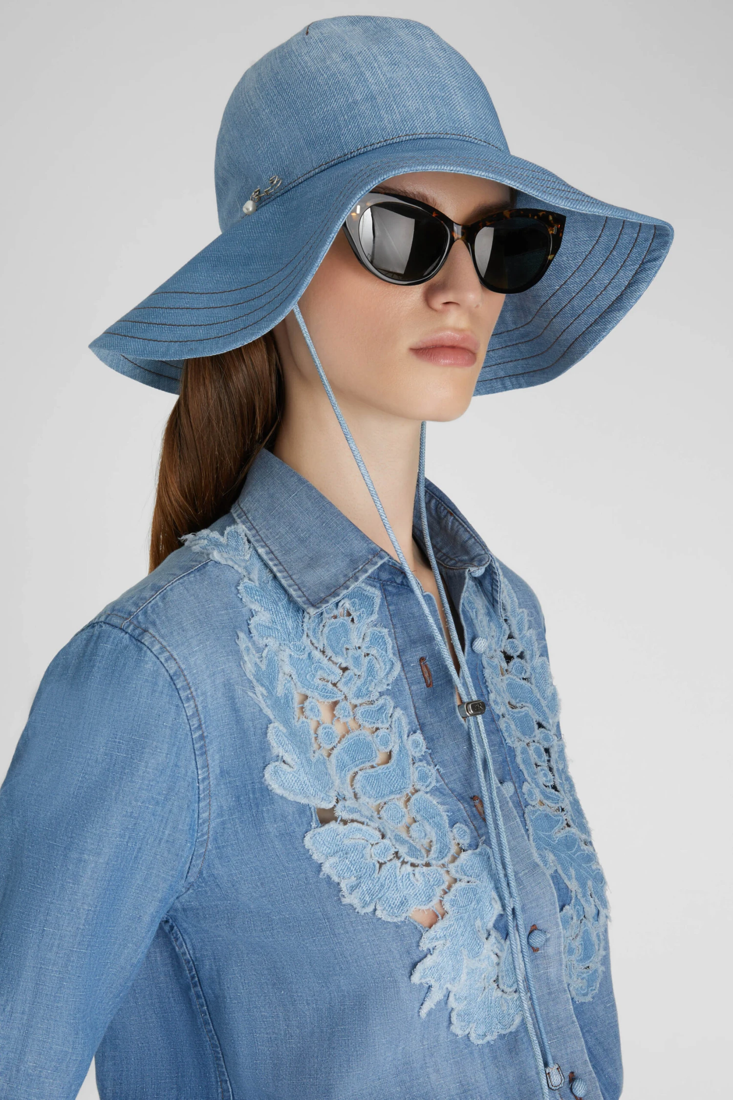 ERMANNO SCERVINO Wide-brimmed Hat In Marocain With Jeans Print And Adjustable Straps 4 ERMANNO SCERVINO Wide-brimmed Hat In Marocain With Jeans Print And Adjustable Straps - Image 2