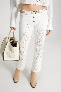 ERMANNO SCERVINO Capri Jeans With Hand-cut Geometric Embroidery 9 ERMANNO SCERVINO Capri Jeans With Hand-cut Geometric Embroidery -Angelina Store D467P735SGHRY 14300 03 15d0bfe6 8ab3 4701 9858 c0d106fcb29b